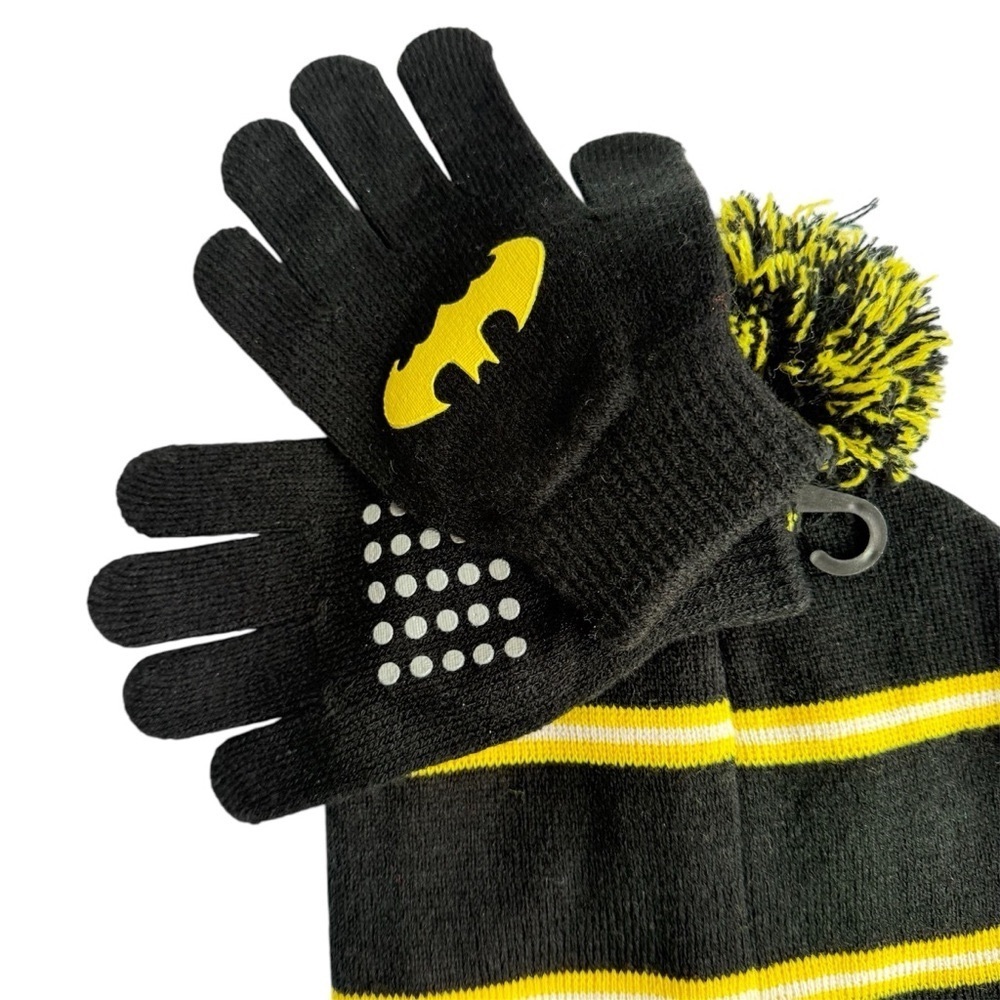 NEW 2-pc Batman Hat and Gloves Set - Picture 3 of 4